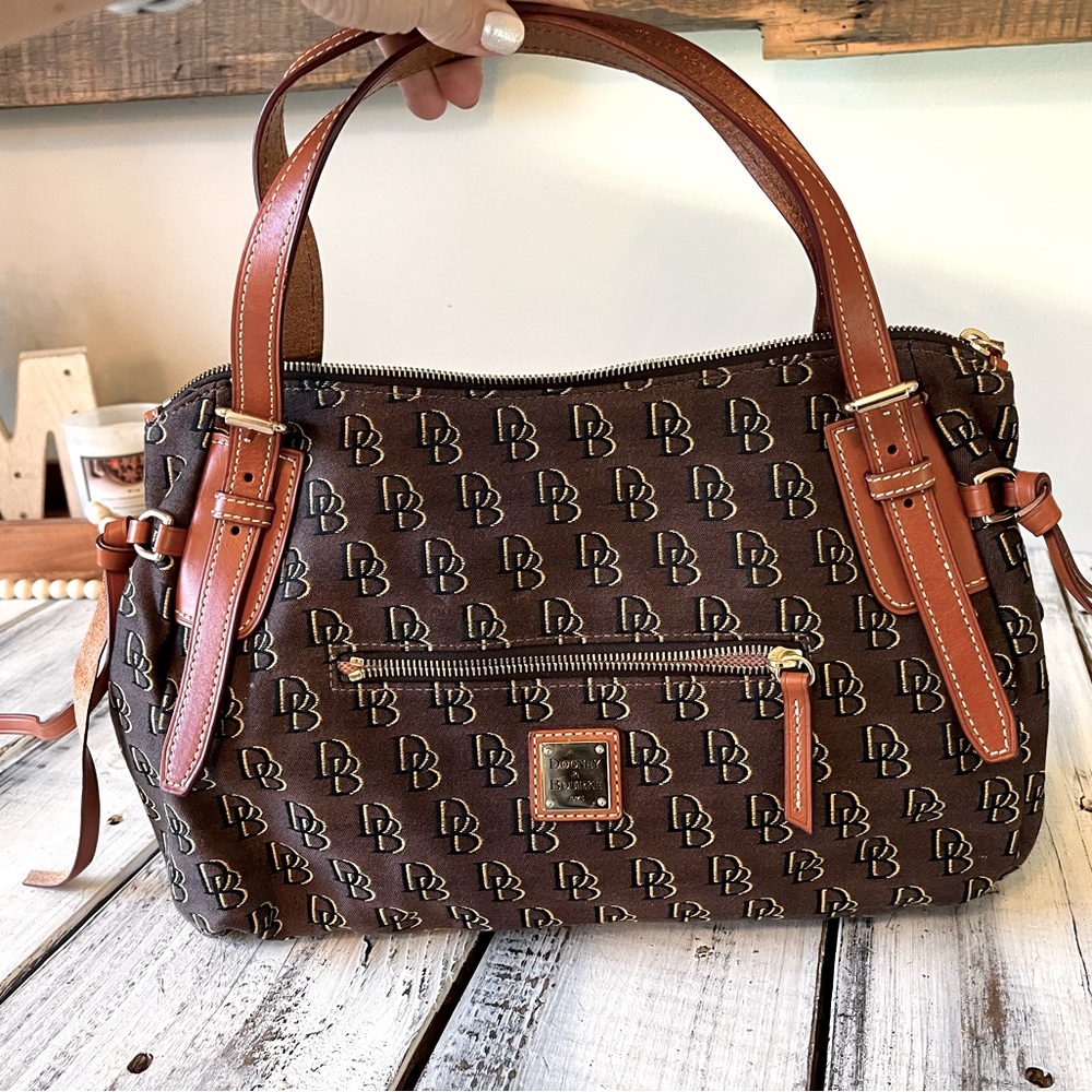 Large Dooney and Bourke Logo Tote, like new!